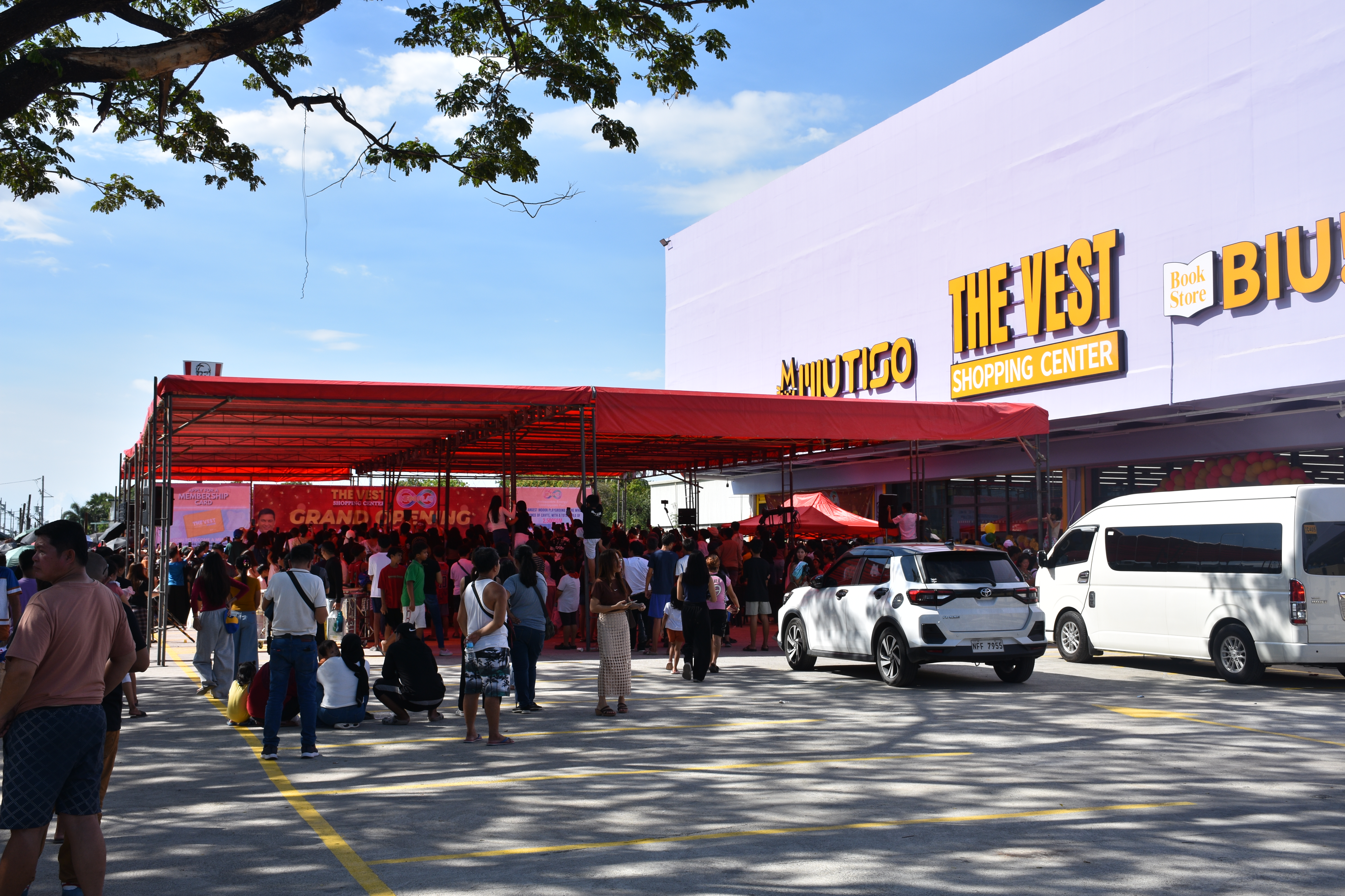 Prestiz Joins the Grand Opening Celebration of The Vest Shopping Center! photo 3